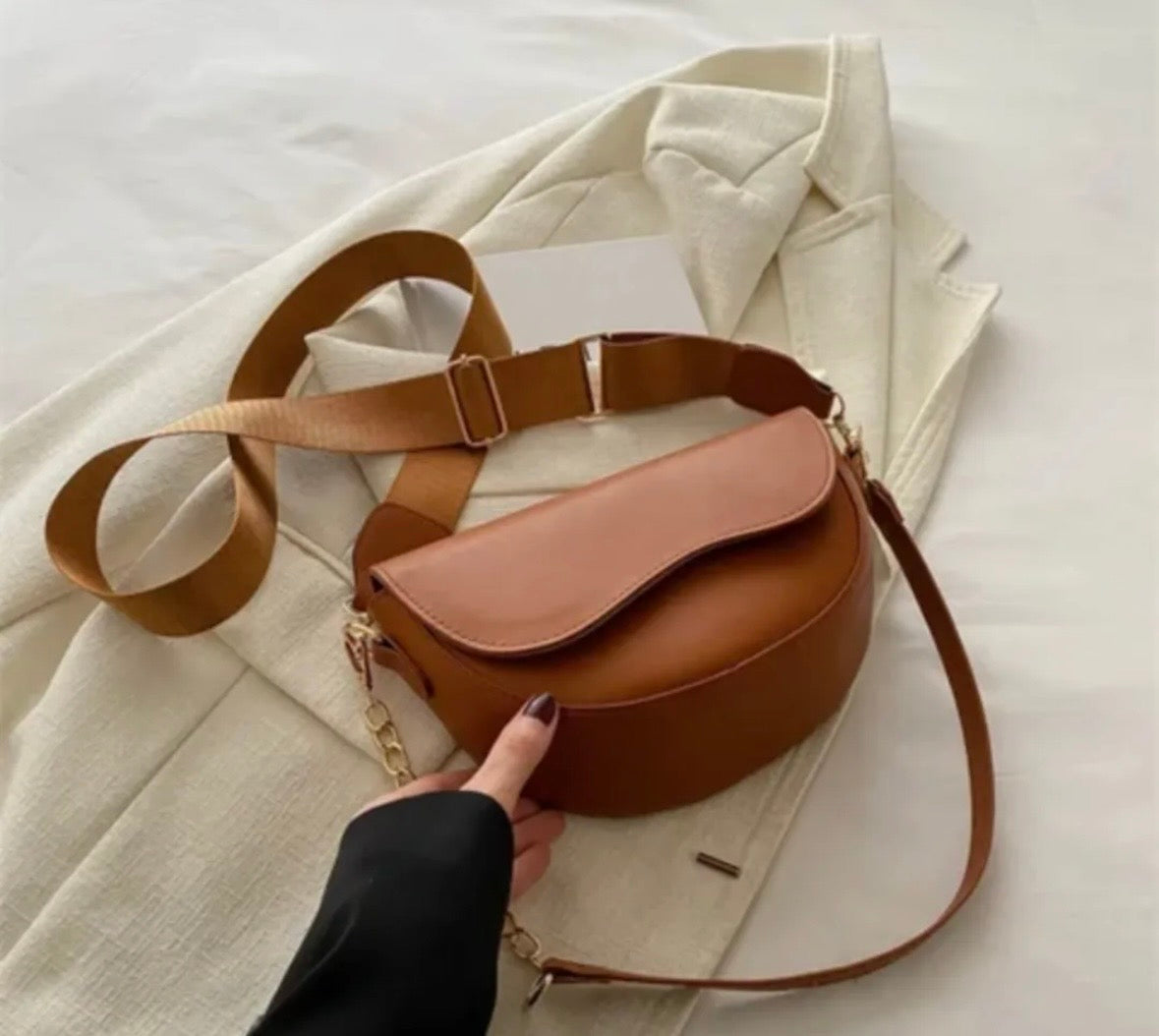 Stylish Retro cross body bags for Women